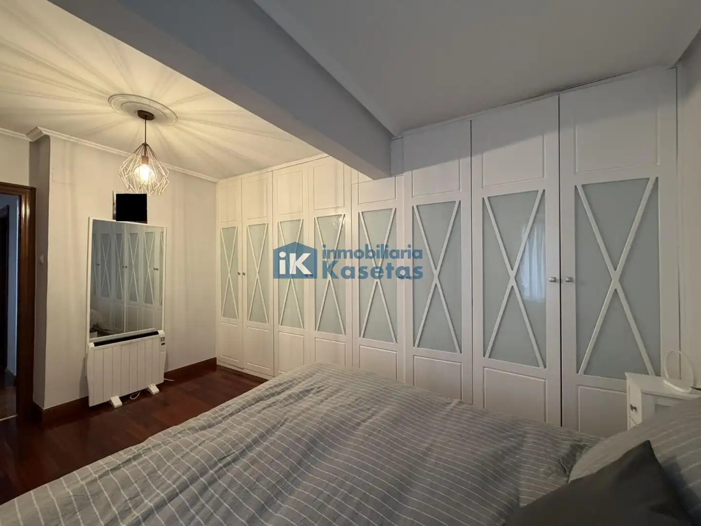 Habitación de Piso en venta en Basauri  con Calefacción y Terraza