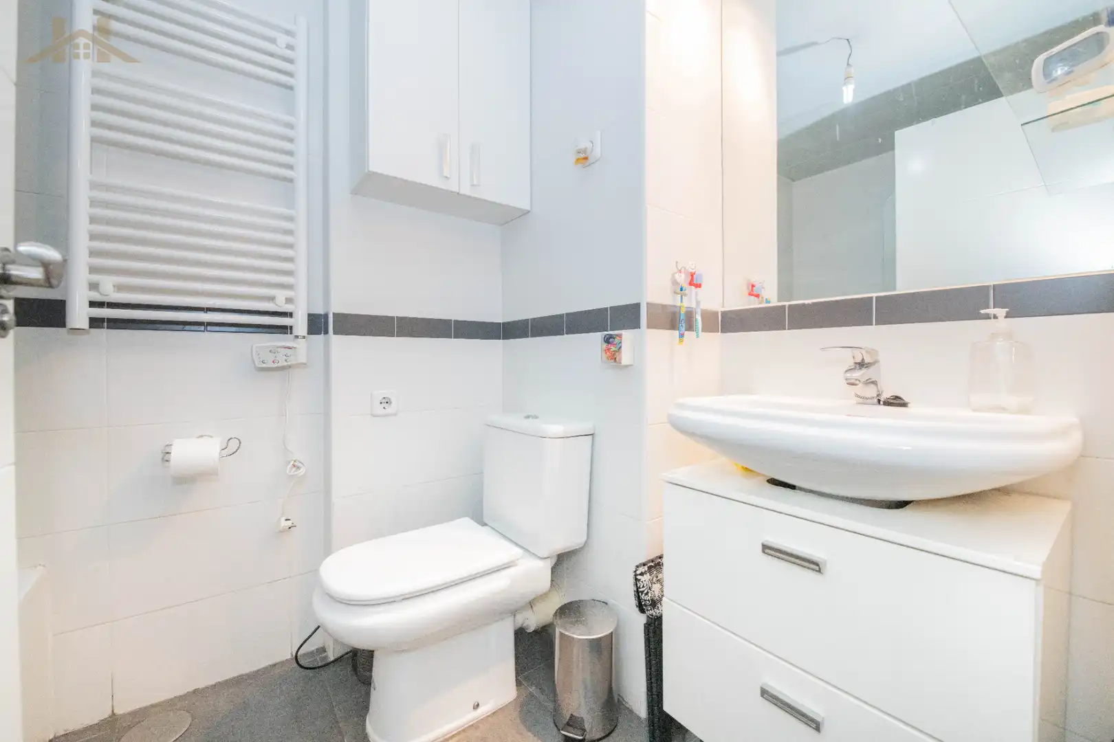 Bathroom of Flat for sale in Alcobendas  with Air Conditioner, Heating and Terrace