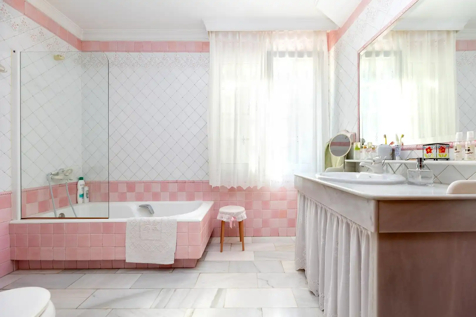 Bathroom of Houses for sale in Granada  with Air Conditioner, Heating and Private garden