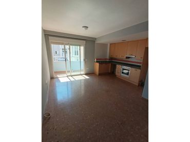 Piso con balcón en venta en Oeste