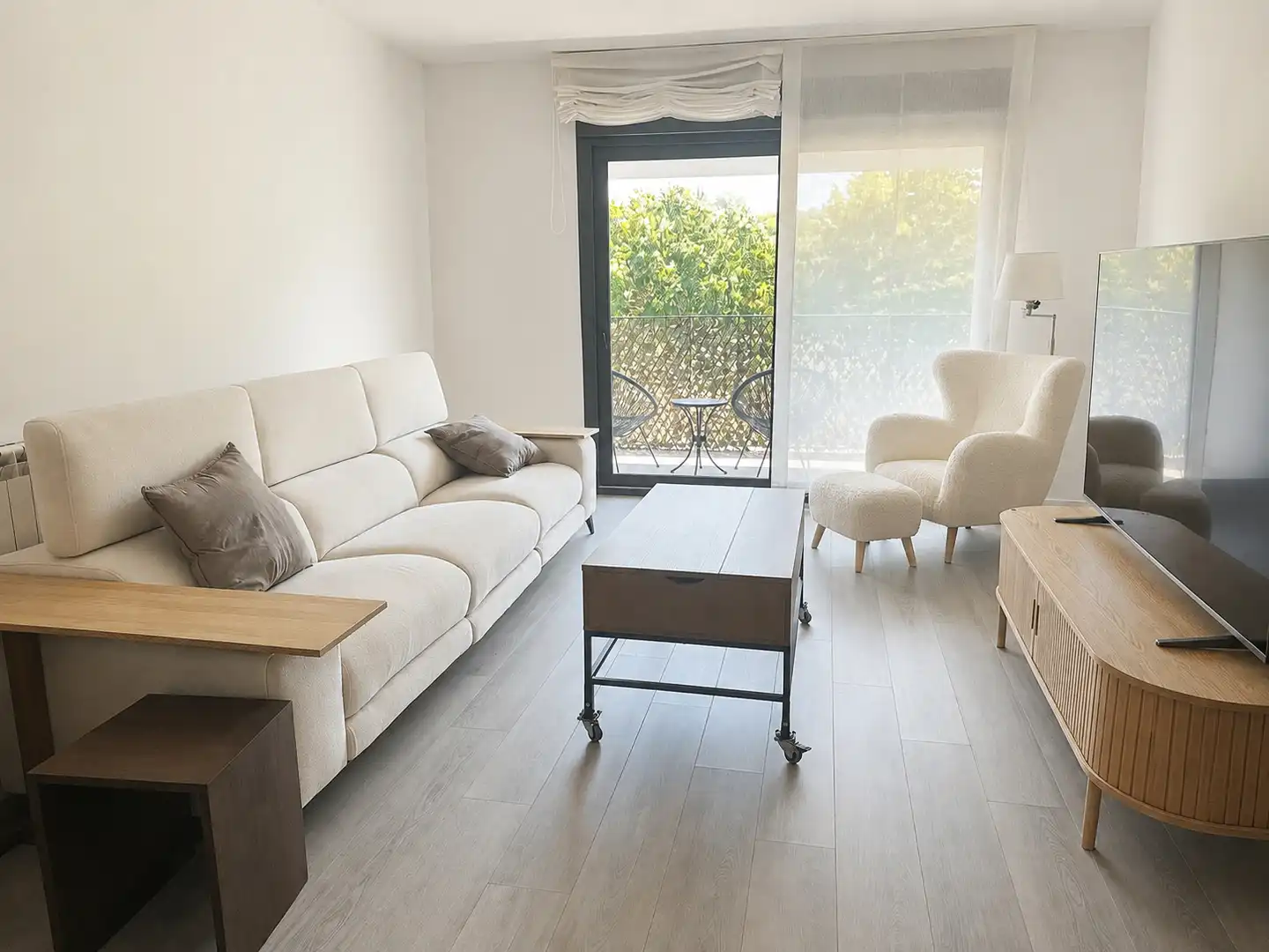 Living room of Flat for sale in Girona  with Air Conditioner, Heating and Parquet flooring