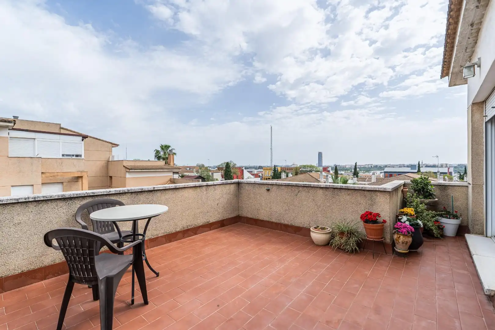 Terraza de Ático en venta en Tomares con Terraza y Piscina comunitaria