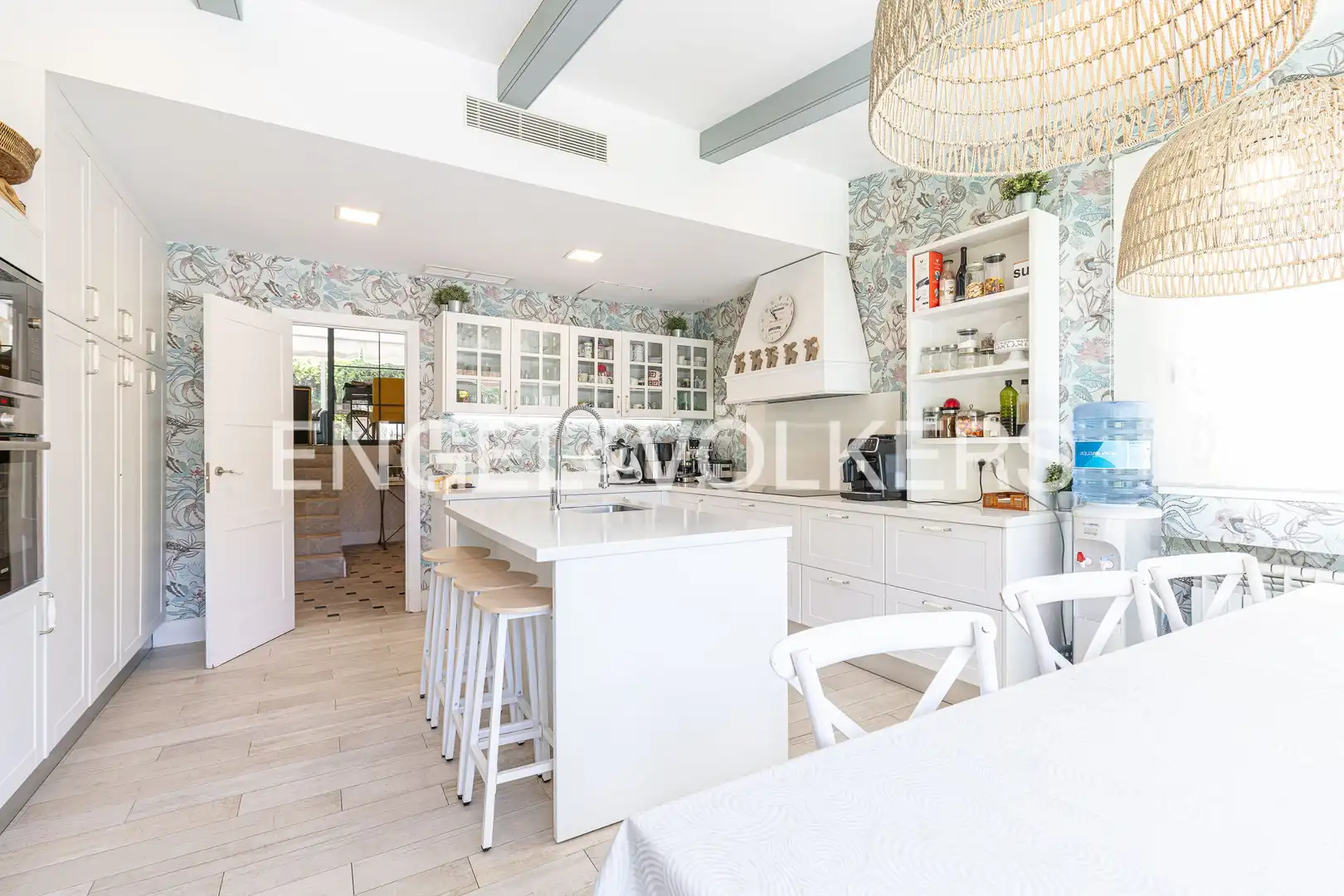 Cocina de Casa adosada en venta en Madrid con Aire acondicionado, Calefacción y Jardín privado