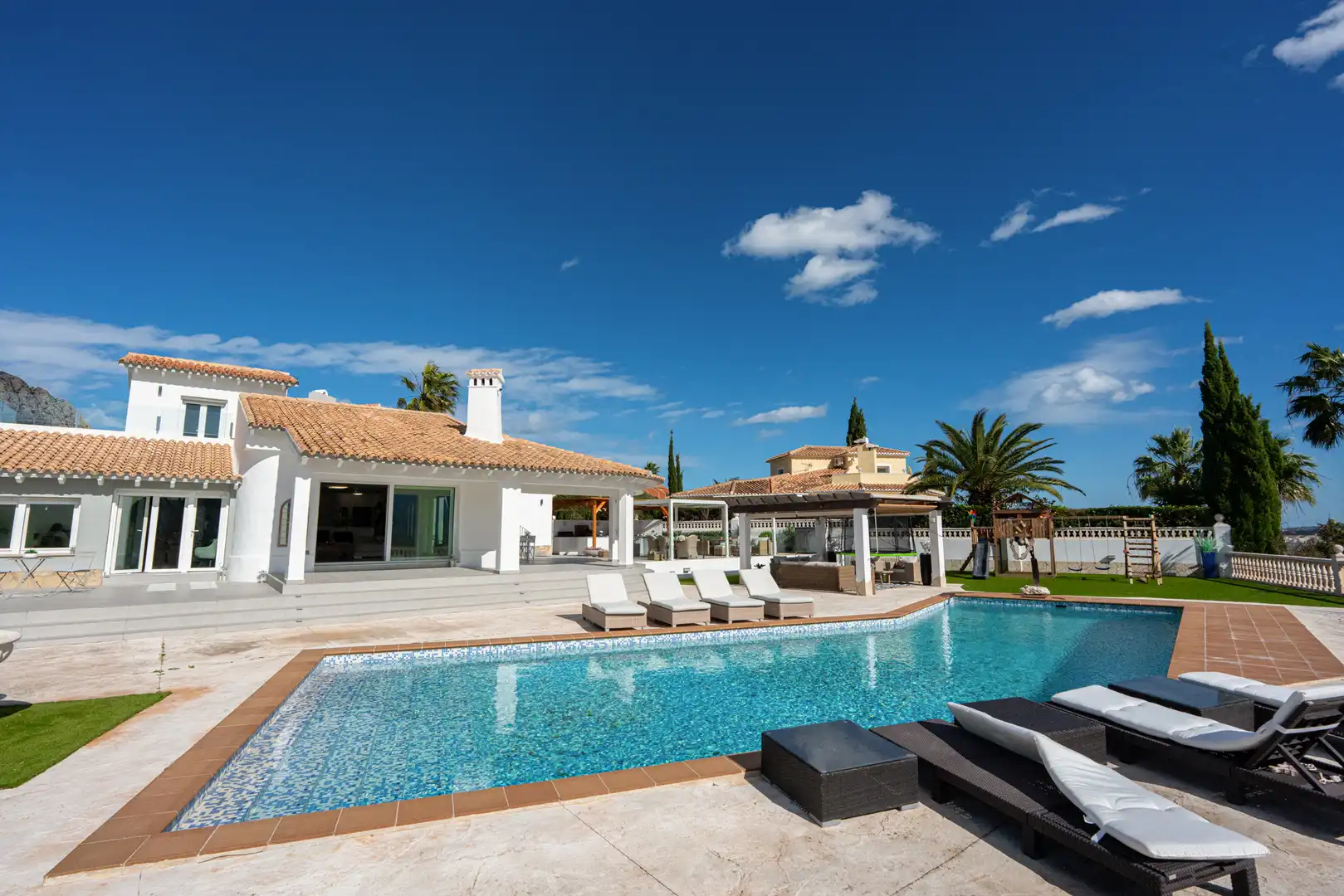Swimming pool of Houses for sale in Dénia  with Air Conditioner, Heating and Terrace