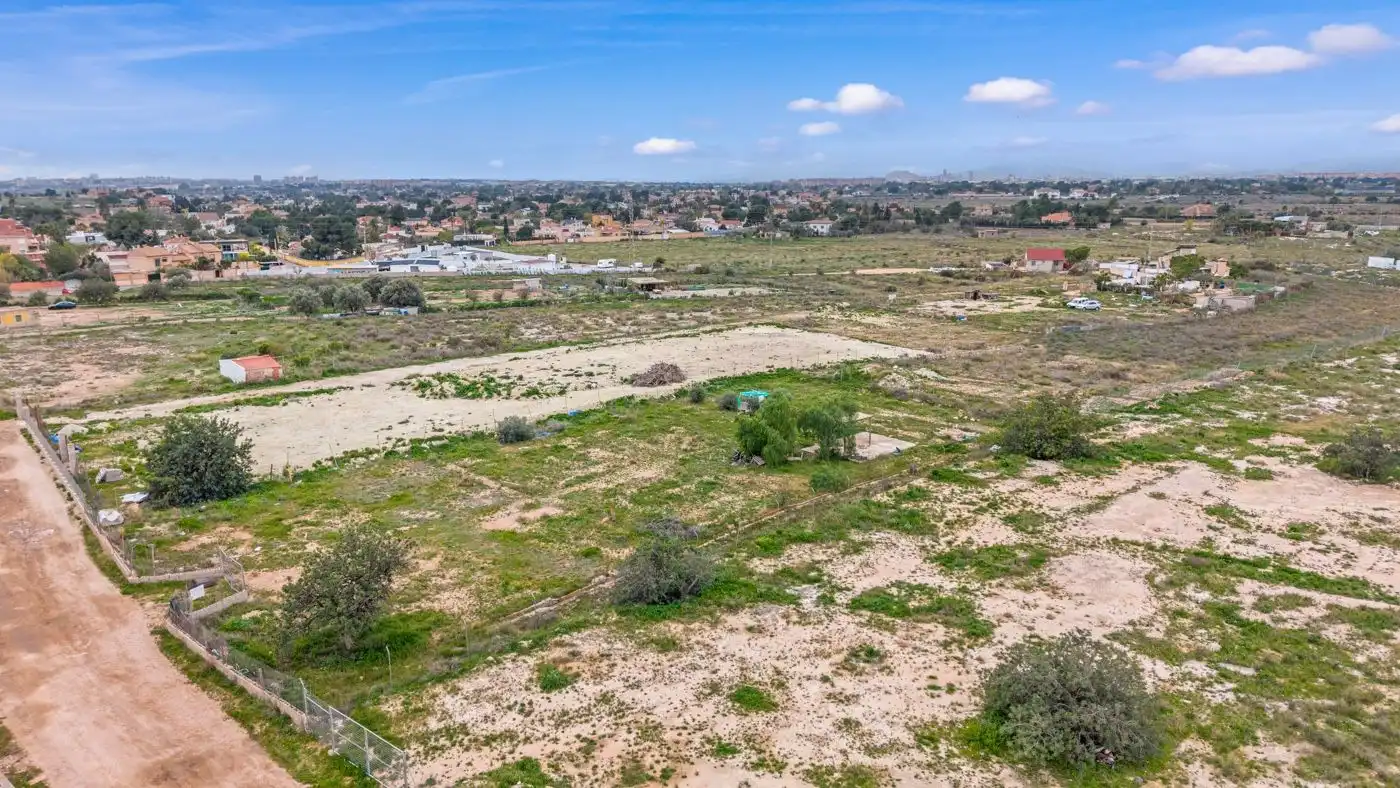 Terreny residencial en venda a La Huerta