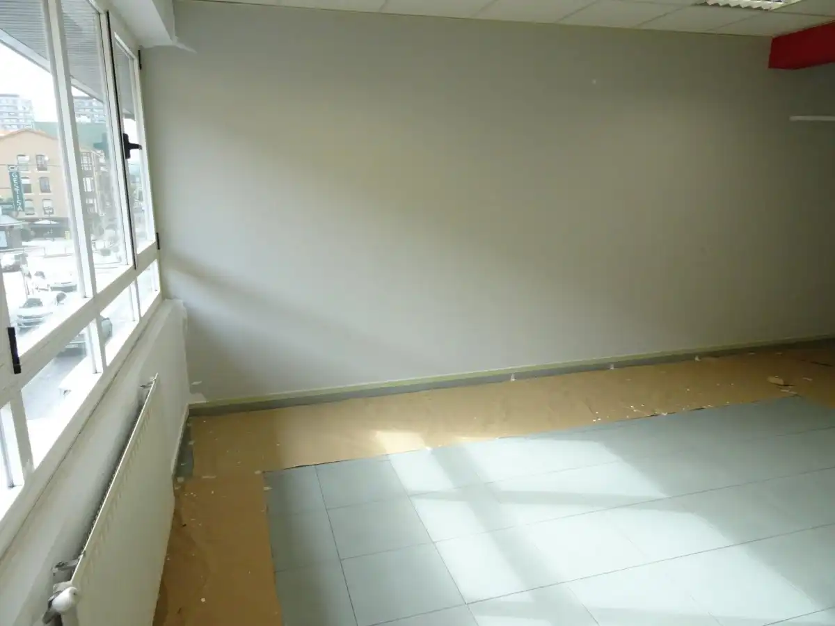 Schlafzimmer von Büro zur Miete in Torrelavega  mit Klimaanlage, Abstellraum und Möbliert
