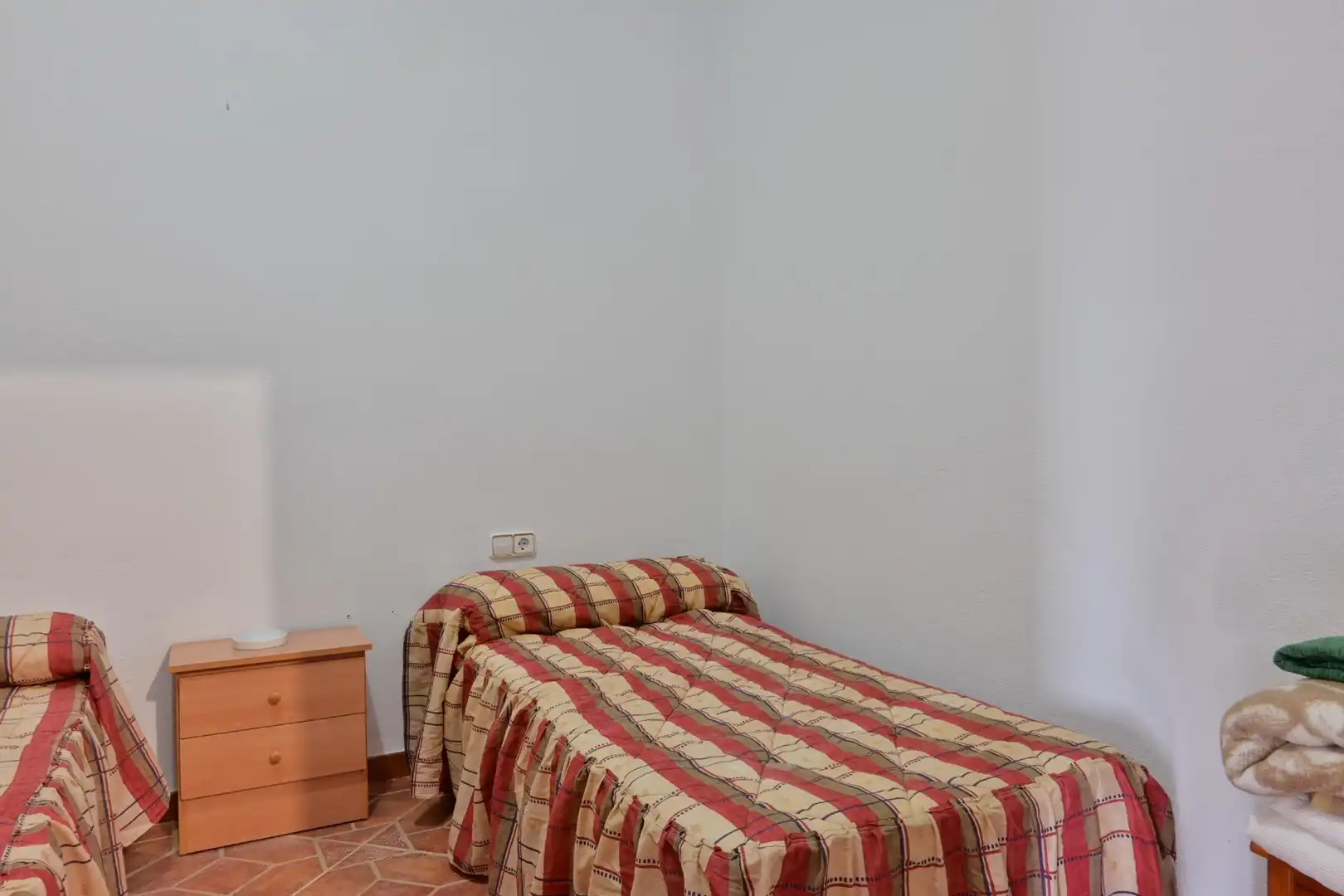 Dormitori de Finca rústica en venda en Las Navas de la Concepción amb Jardí privat, Terrassa i Moblat