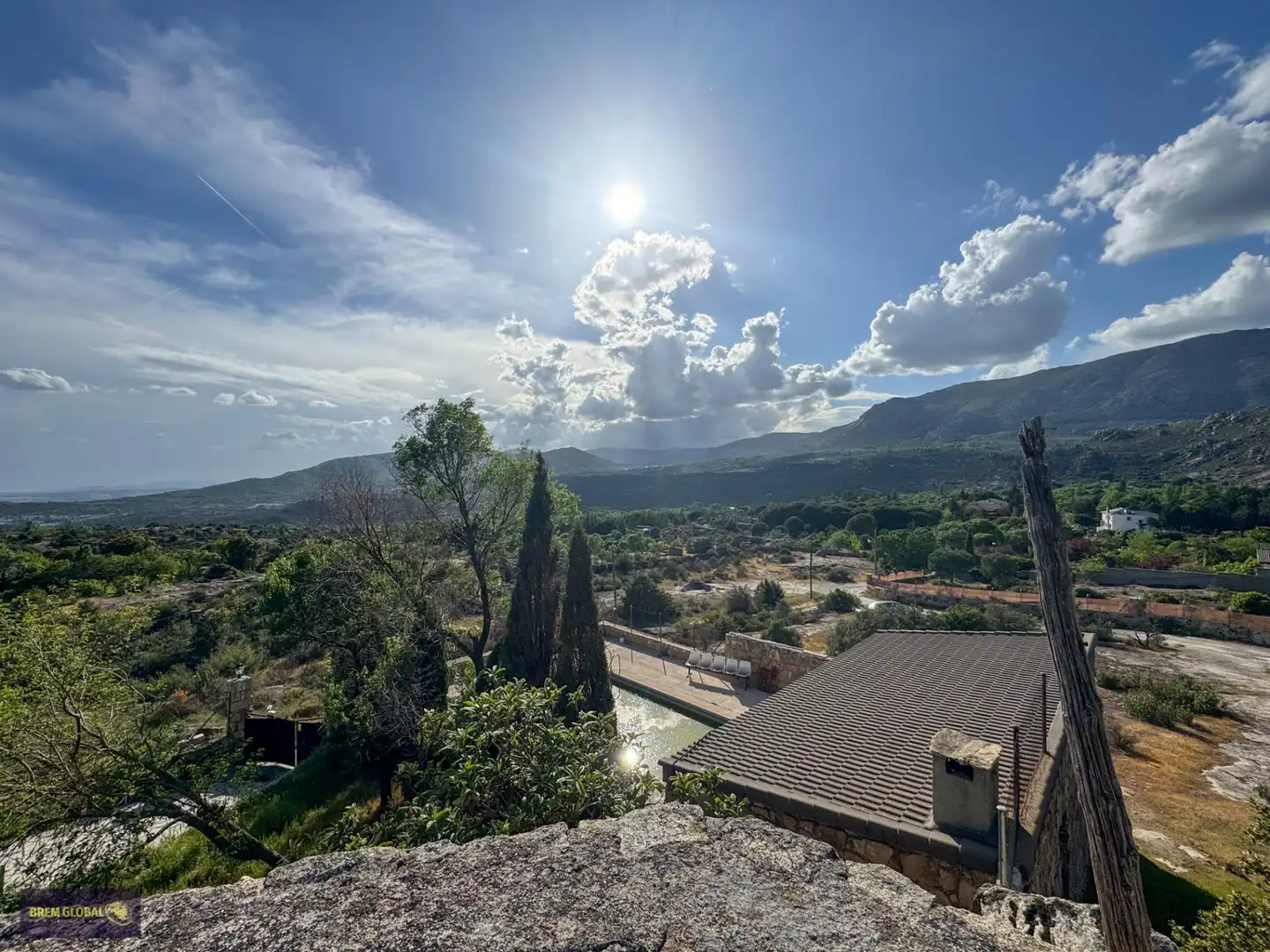Vista exterior de Casa o xalet en venda en Valdemanco amb Jardí privat, Terrassa i Traster