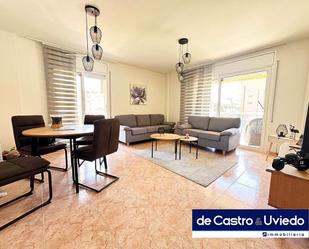 Sala d'estar de Pis en venda en Santa Susanna amb Aire condicionat, Terrassa i Piscina