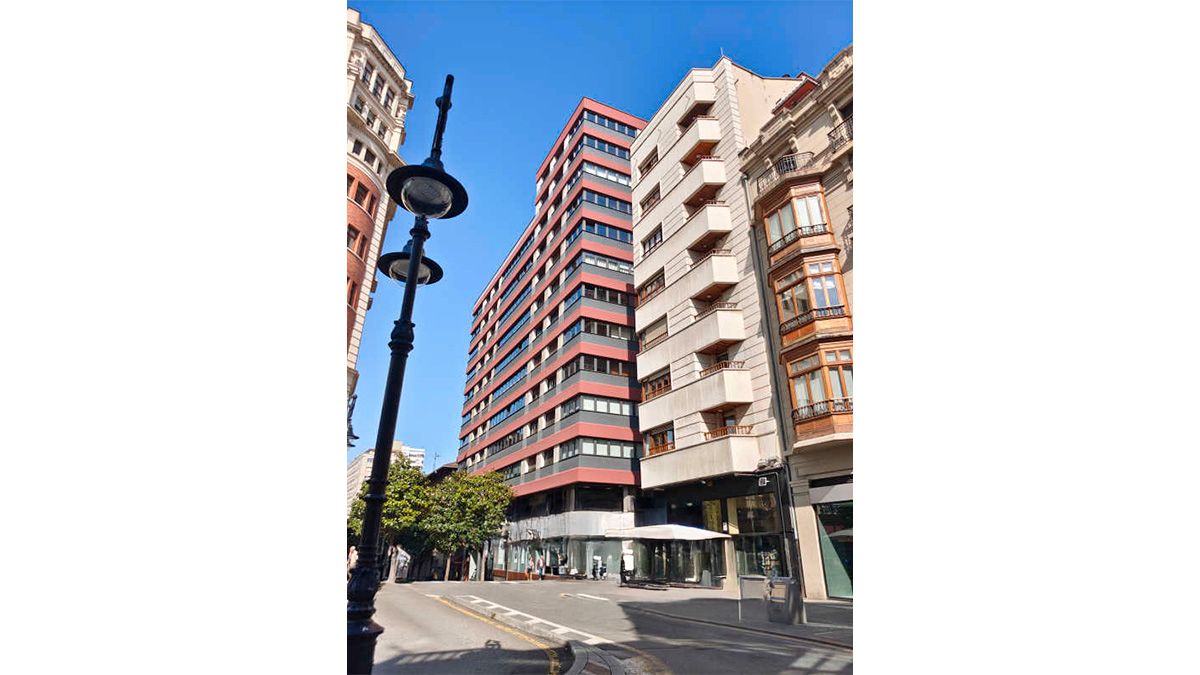 Vista exterior de Local en venta en Gijón 