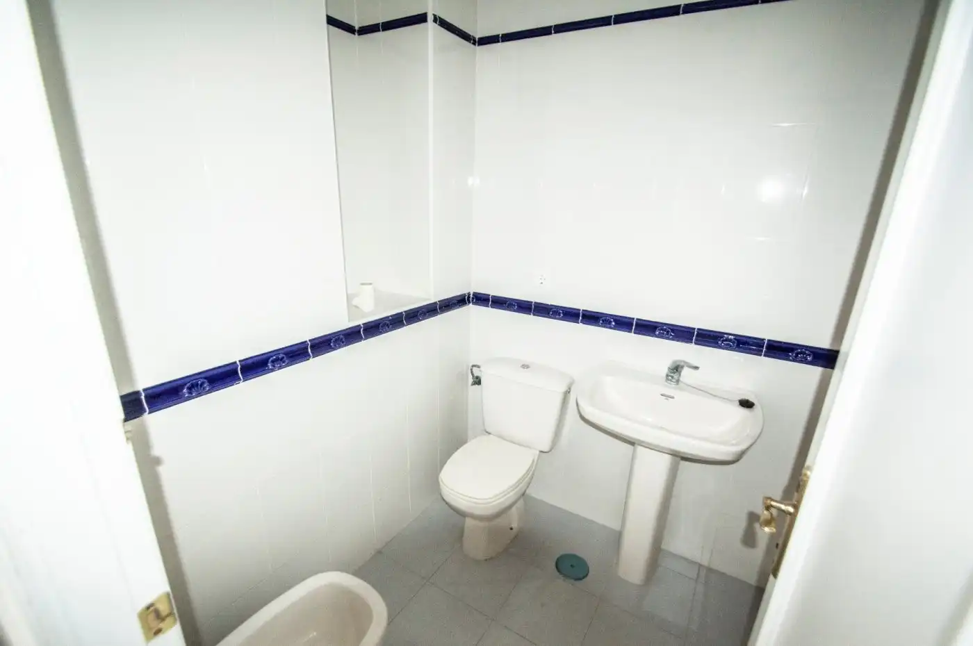 Bathroom of Flat for rent in Roquetas de Mar  with Terrace and Community pool