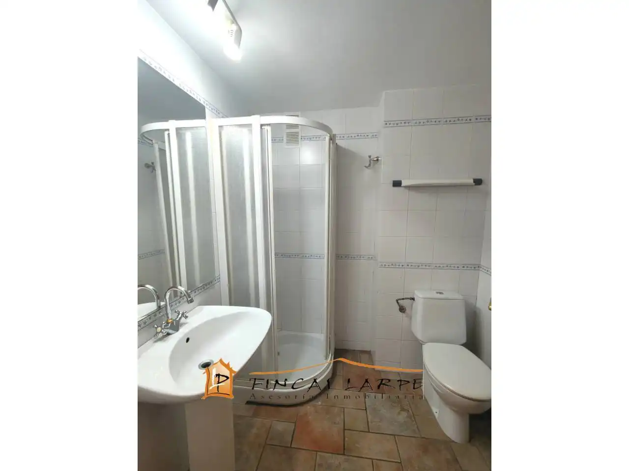 Badezimmer von Wohnung zum Verkauf in Martorell mit Klimaanlage, Heizung und Balkon