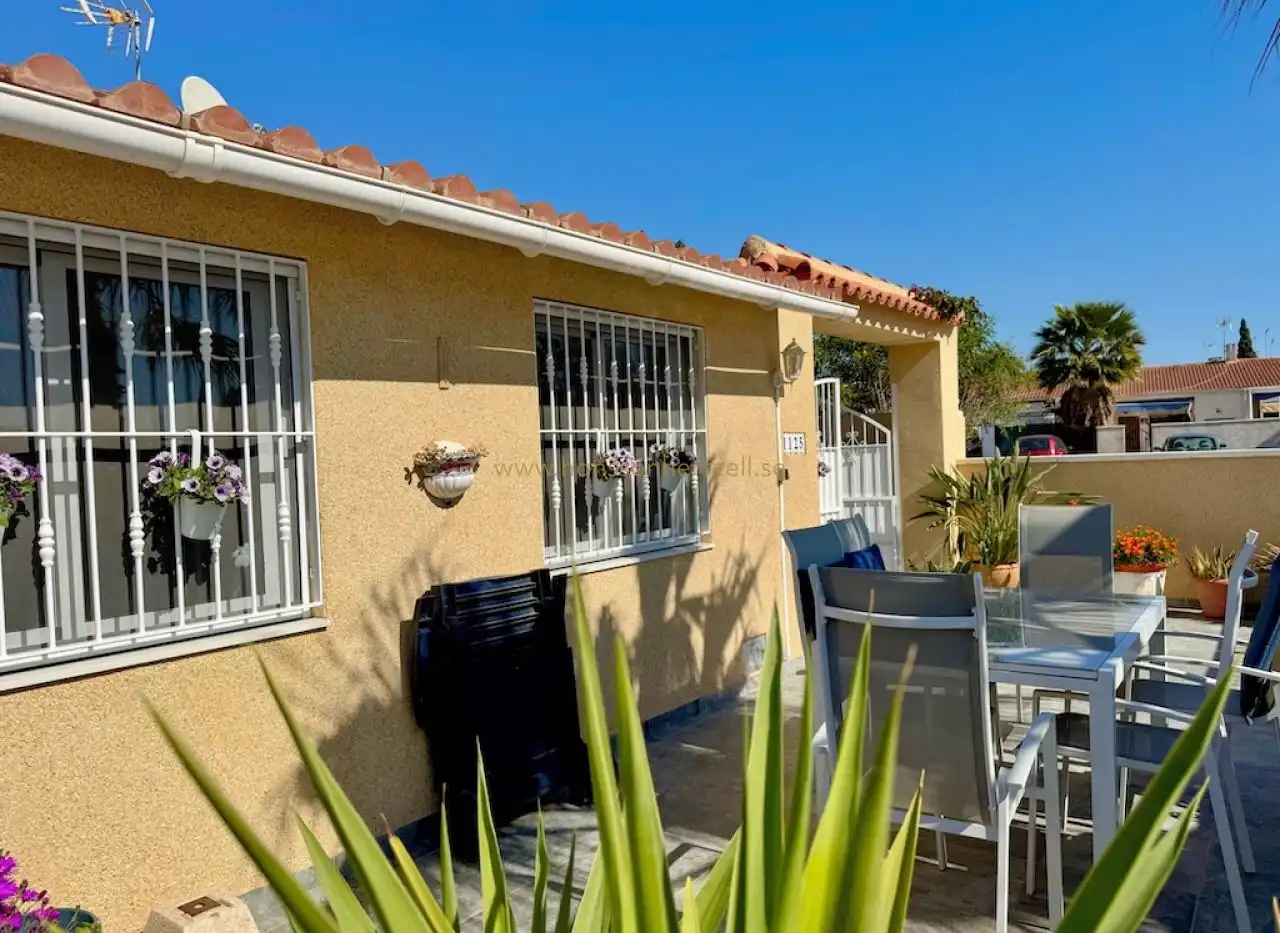 Vista exterior de Apartamento en venta en Torrevieja