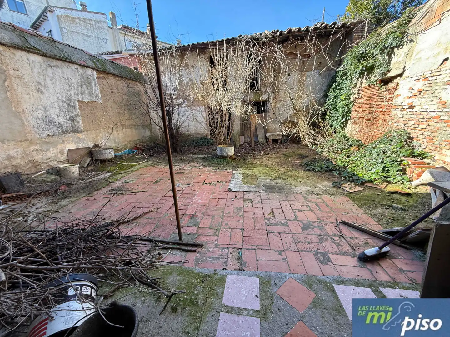 Jardín de Casa o chalet en venta en Nava del Rey con Calefacción, Jardín privado y Terraza