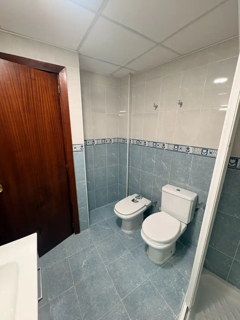 Bathroom of Flat for rent in Gandia  with Furnished, Oven and Washing machine