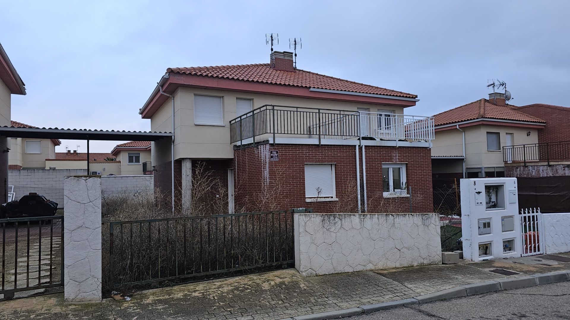 Vista exterior de Casa adosada en venta en Villaverde de Medina con Calefacción