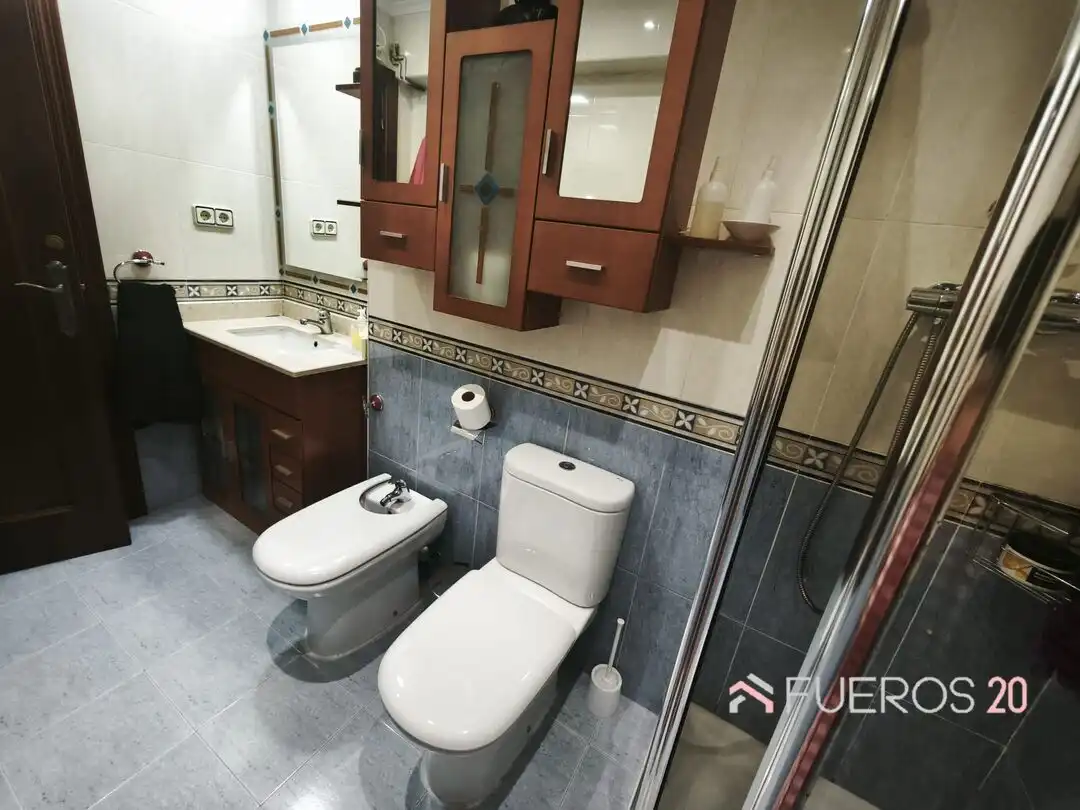 Bathroom of Flat for sale in Barakaldo   with Heating and Terrace