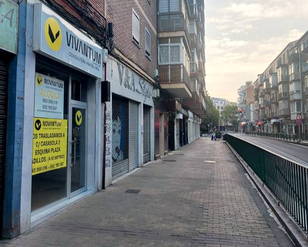 Local comercial en Alquiler en Calle de Casasola, 11 en Vadillos