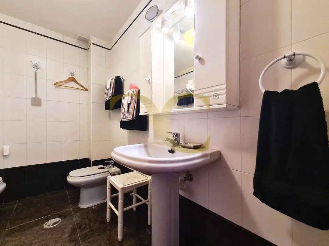 Baño de Casa adosada en venta en Ribadesella con Calefacción, Trastero y Amueblado