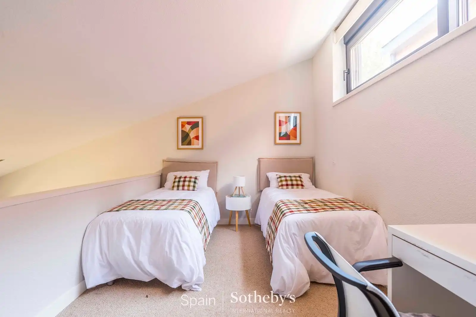 Casa o xalet en venda a Calle del Tulipán, Valdepastores - Las Encinas