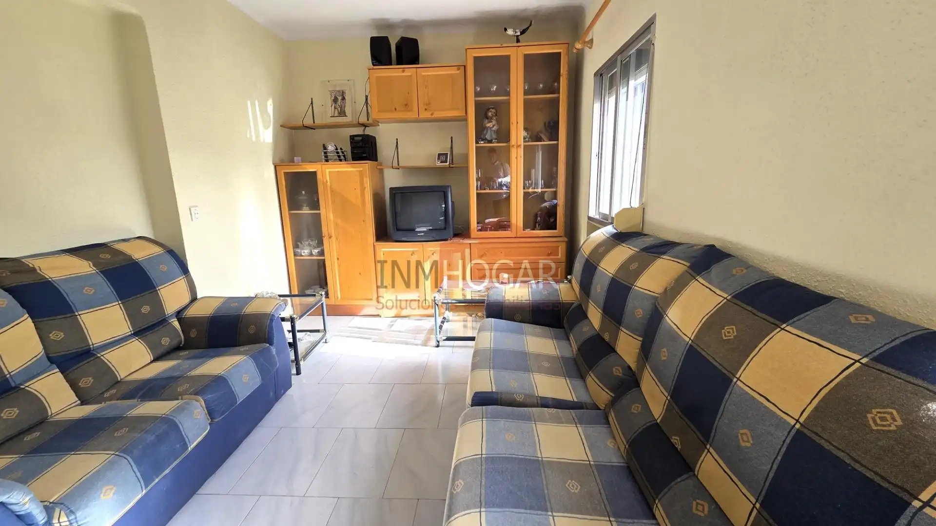 Sala de estar de Piso en venta en Ávila con Calefacción, Terraza y Amueblado