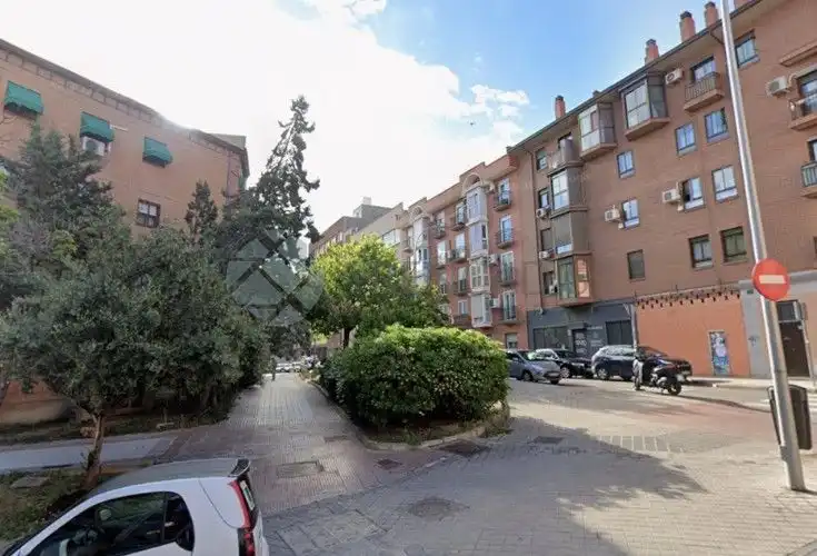 Flat for sale in CL ALGORTA  Es: Pl: Pt:B  MADRID (MADRID)