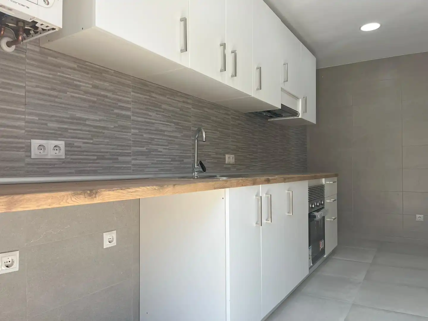 Kitchen of Flat for sale in Sabadell  with Air Conditioner, Heating and Private garden