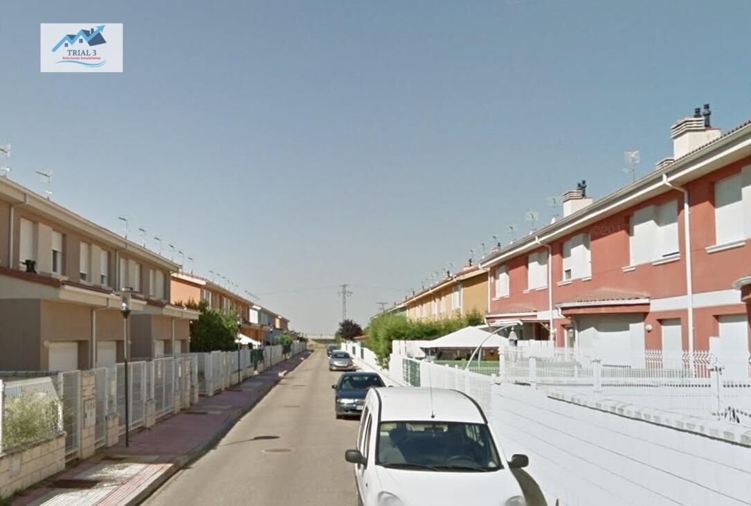 Exterior view of Single-family semi-detached for sale in Medina de Rioseco  with Private garden