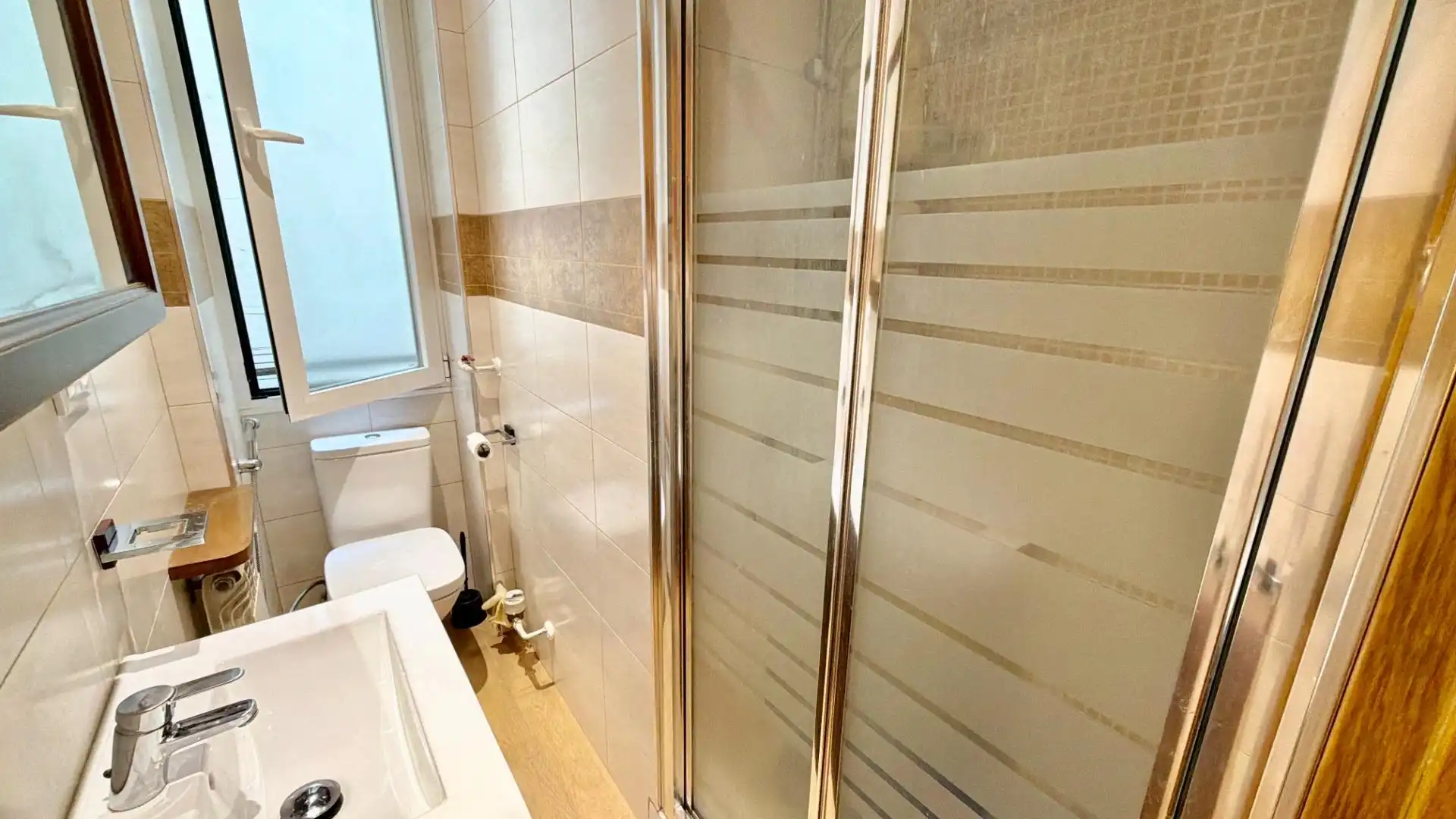 Bathroom of Flat for rent in Arganzuela