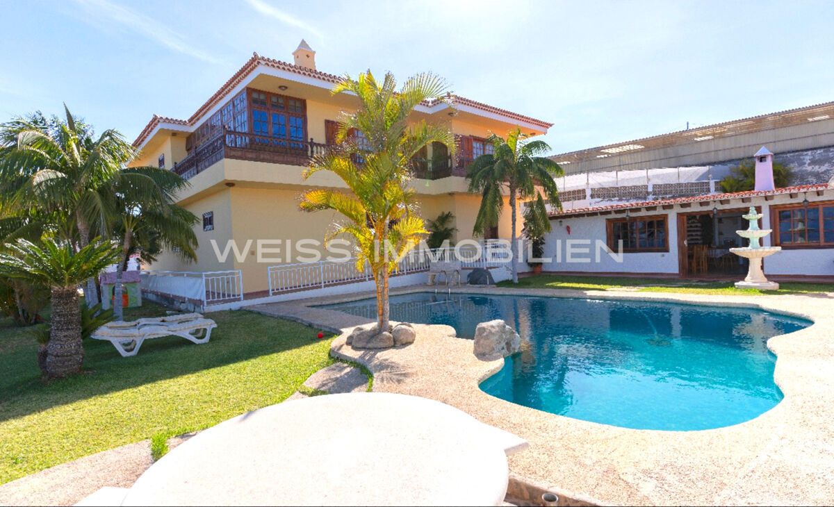 Exterior view of House or chalet for sale in La Orotava  with Parquet flooring, Terrace and Balcony