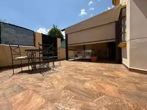 Terrassa de Casa o xalet en venda en Gines amb Jardí privat i Moblat