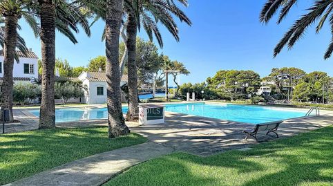 Piso en planta bajade de 3 dormitorios con terraza y zona comunitaria con piscina en venta en Calan Busquets, Ciudadela de Menorca, imatge 2