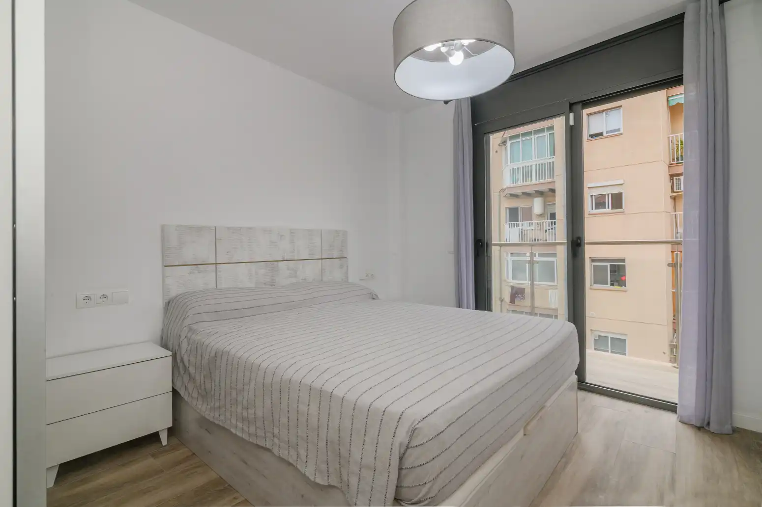 Dormitori de Pis en venda en Cornellà de Llobregat amb Aire condicionat, Calefacció i Terrassa