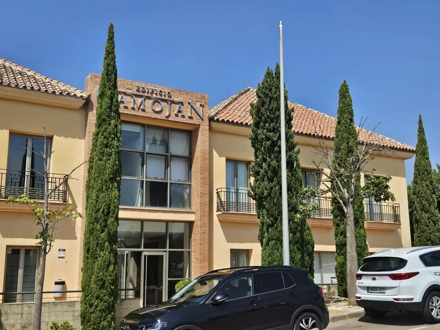 Vista exterior de Local en venta en Marbella con Aire acondicionado, Calefacción y Terraza