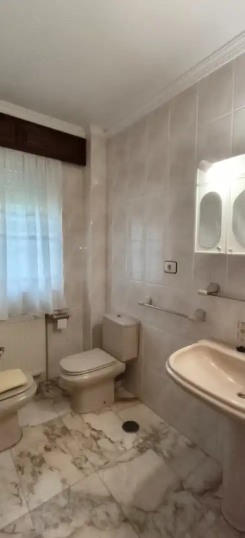 Bathroom of Houses for sale in Cedeira  with Heating, Private garden and Parquet flooring
