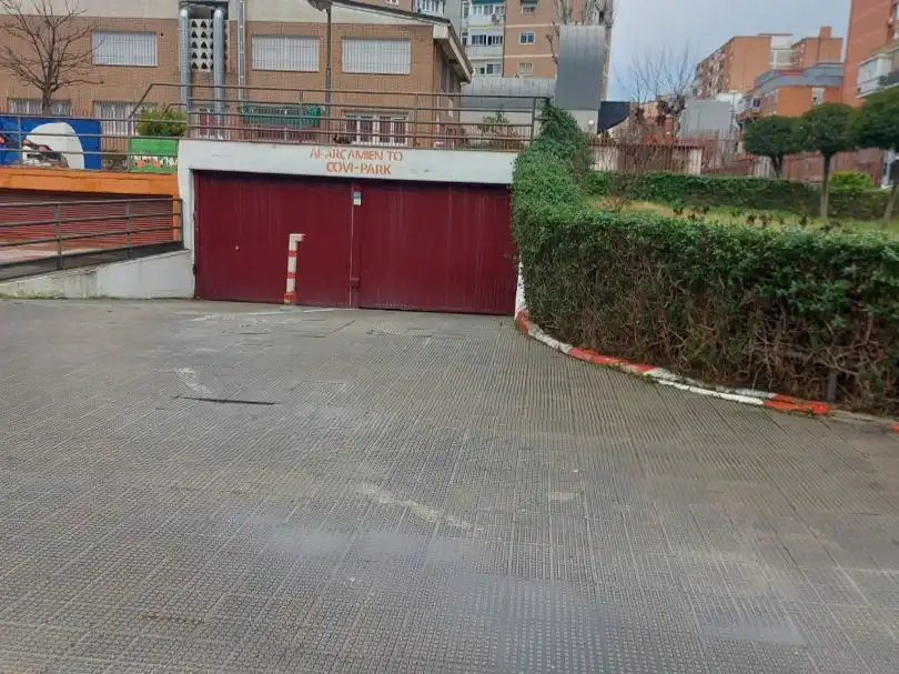 Parkplatz von Garage zum Verkauf in Leganés mit Alarm