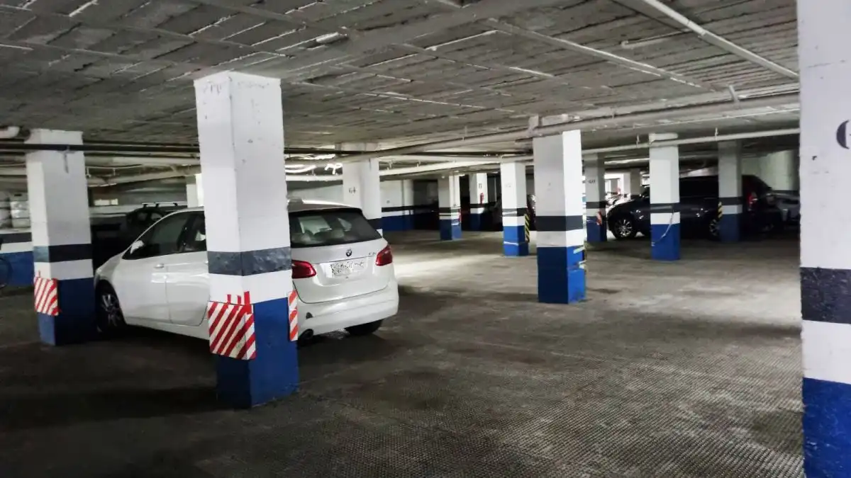 Parking of Garage for rent in Sevilla