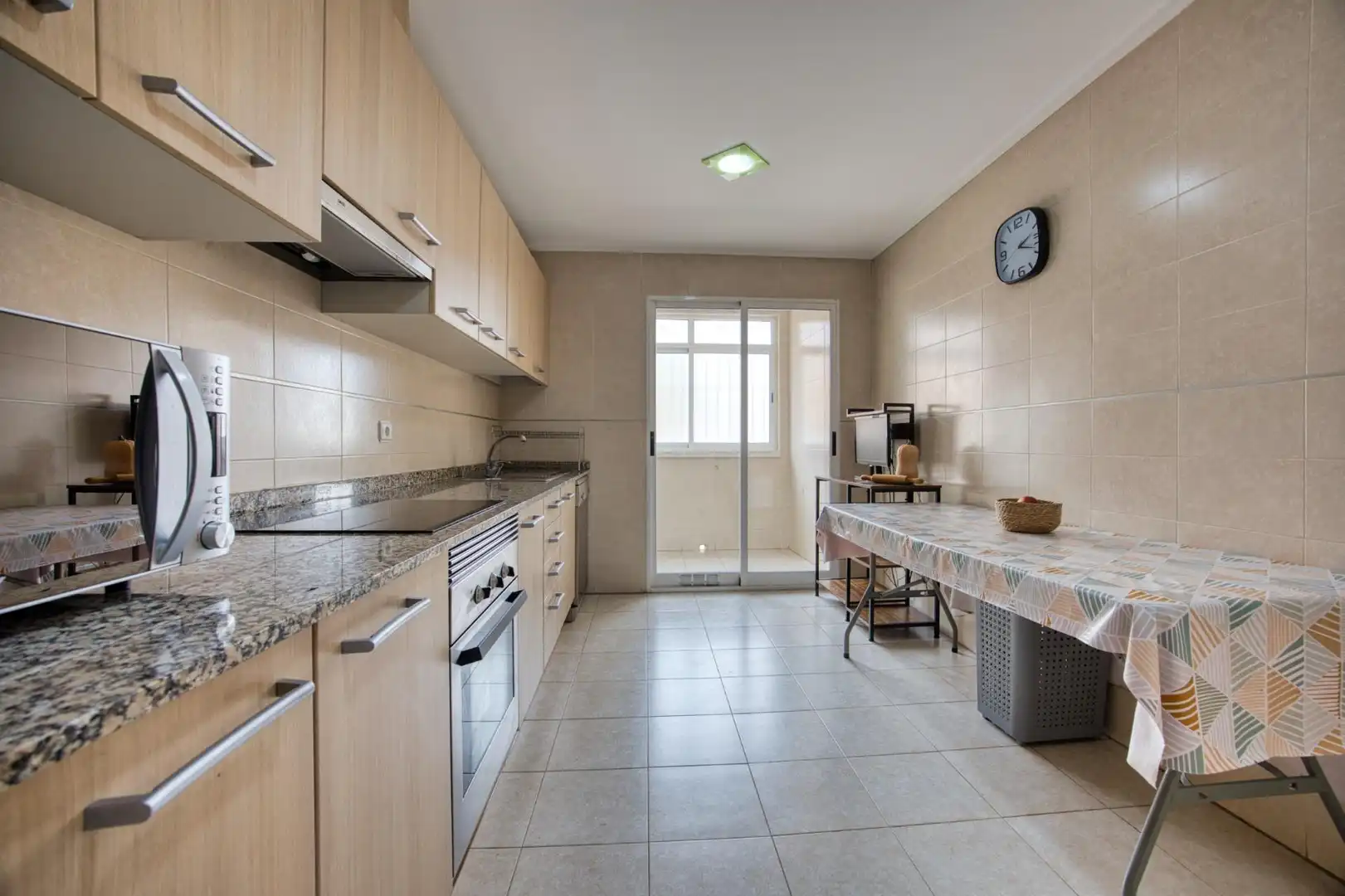 Küche von Wohnung zum Verkauf in Monforte del Cid mit Klimaanlage, Abstellraum und Möbliert