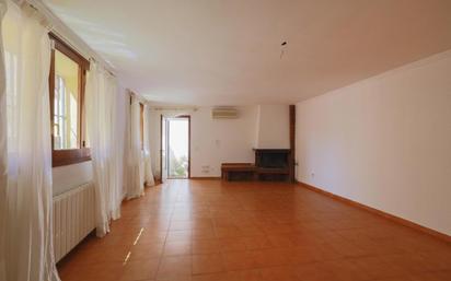 Living room of House or chalet for sale in Vilassar de Dalt  with Air Conditioner, Heating and Storage room