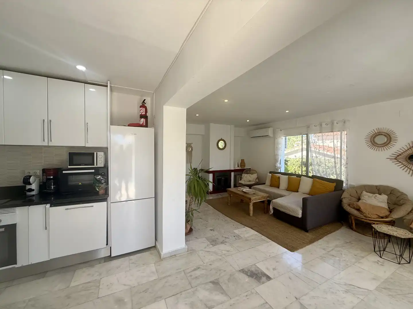 Sala de estar de Casa o chalet en venta en Marbella con Aire acondicionado, Jardín privado y Terraza
