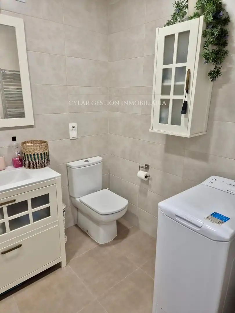 Badezimmer von Wohnung zum Verkauf in Terradillos mit Heizung, Parkett und Terrasse