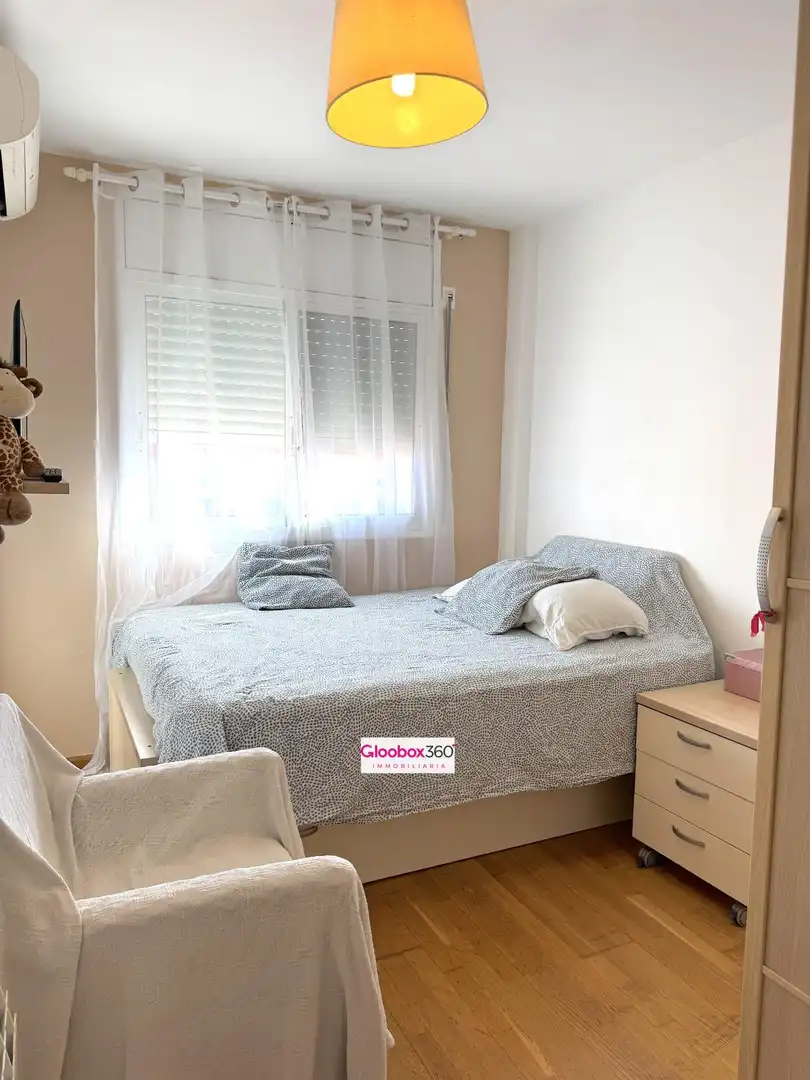 Schlafzimmer von Einfamilien-Reihenhaus zum Verkauf in Reus mit Klimaanlage, Heizung und Privatgarten