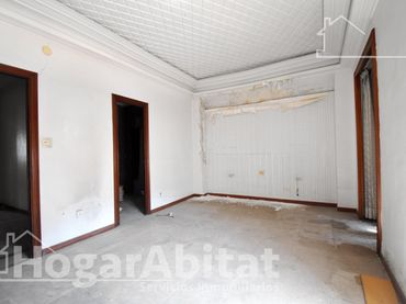 Casa con balcón en venta en Centro Ciudad