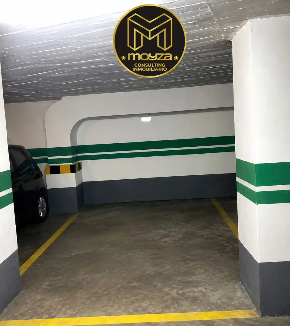 Aparcament en venda a Avda de Madrid - Pº de la Estación