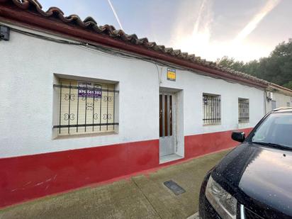 Vista exterior de Casa adosada en venda en Ejea de los Caballeros amb Terrassa