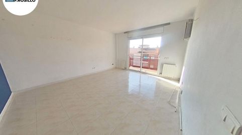 Foto 2 de Piso en venta en De Carme Galceran, Molins de Rei, Barcelona