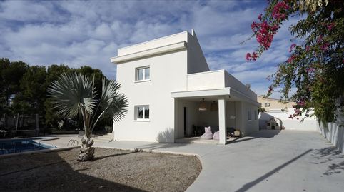 FANTÁSTICA VILLA CON PISCINA PRIVADA, JARDÍN Y SEMI SÓTANO EN CIUDAD QUESADA, imatge 3