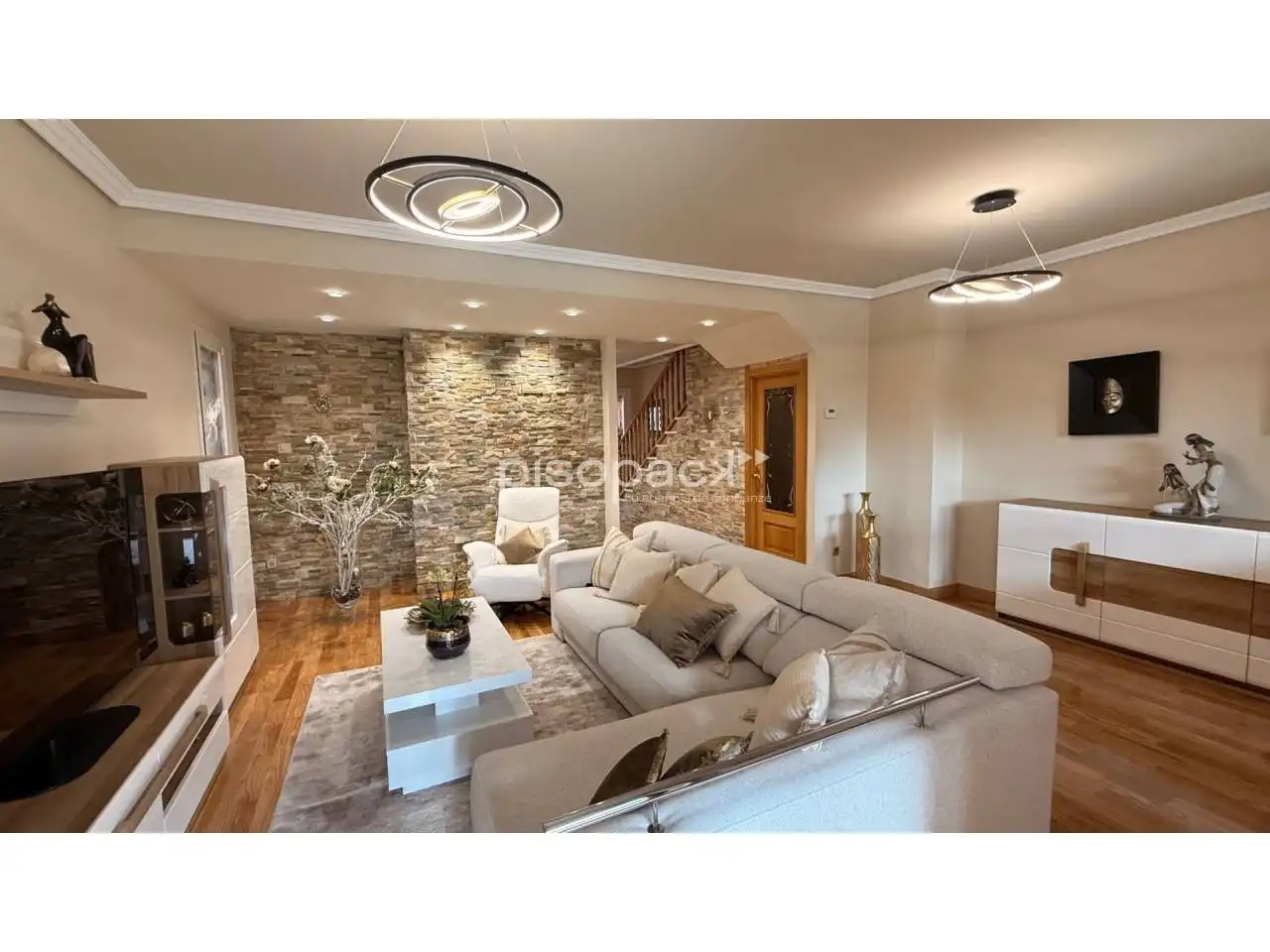 Sala de estar de Casa adosada en venta en Berrioplano / Berriobeiti con Calefacción, Jardín privado y Parquet