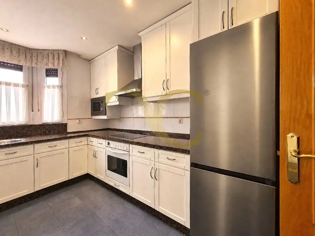 Cocina de Casa o chalet en venta en Oviedo  con Calefacción, Terraza y Trastero