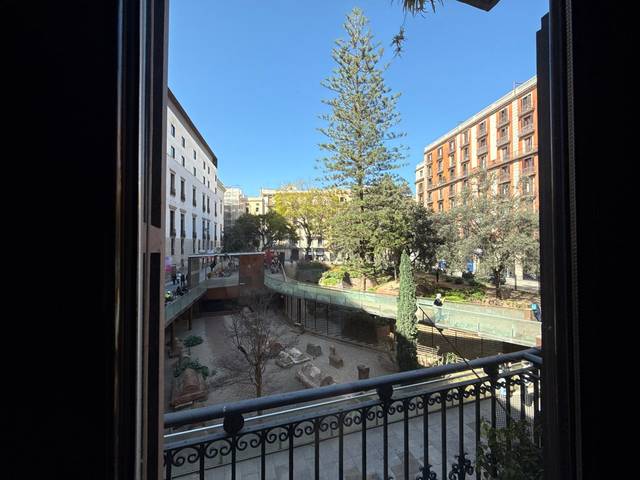 Piso en Venta en Plaça de la Vila de Madrid en Barri Gòtic